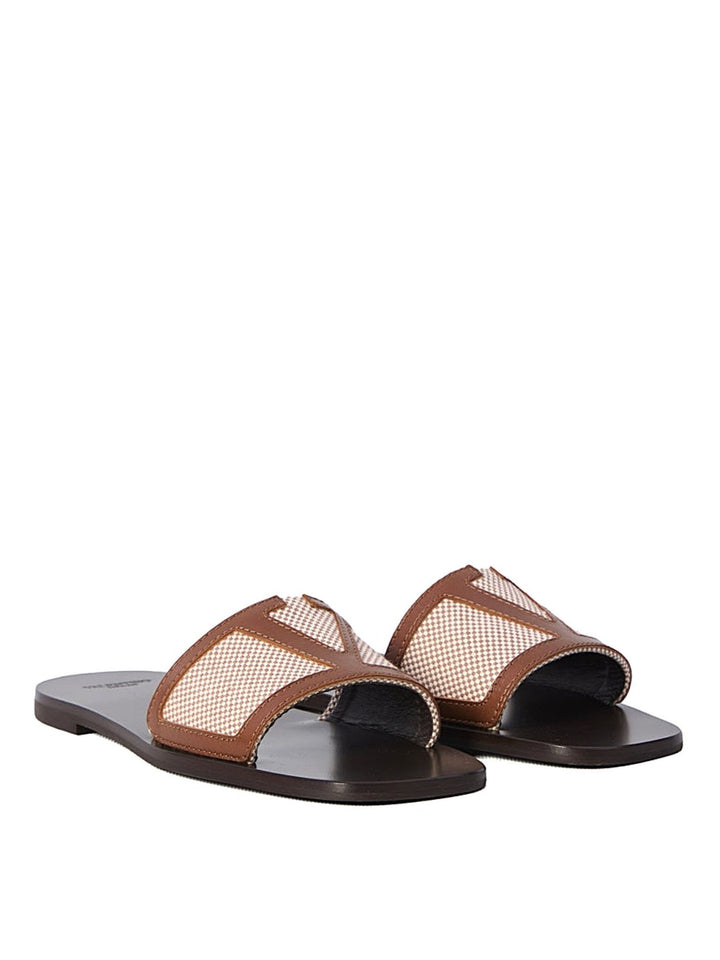 583