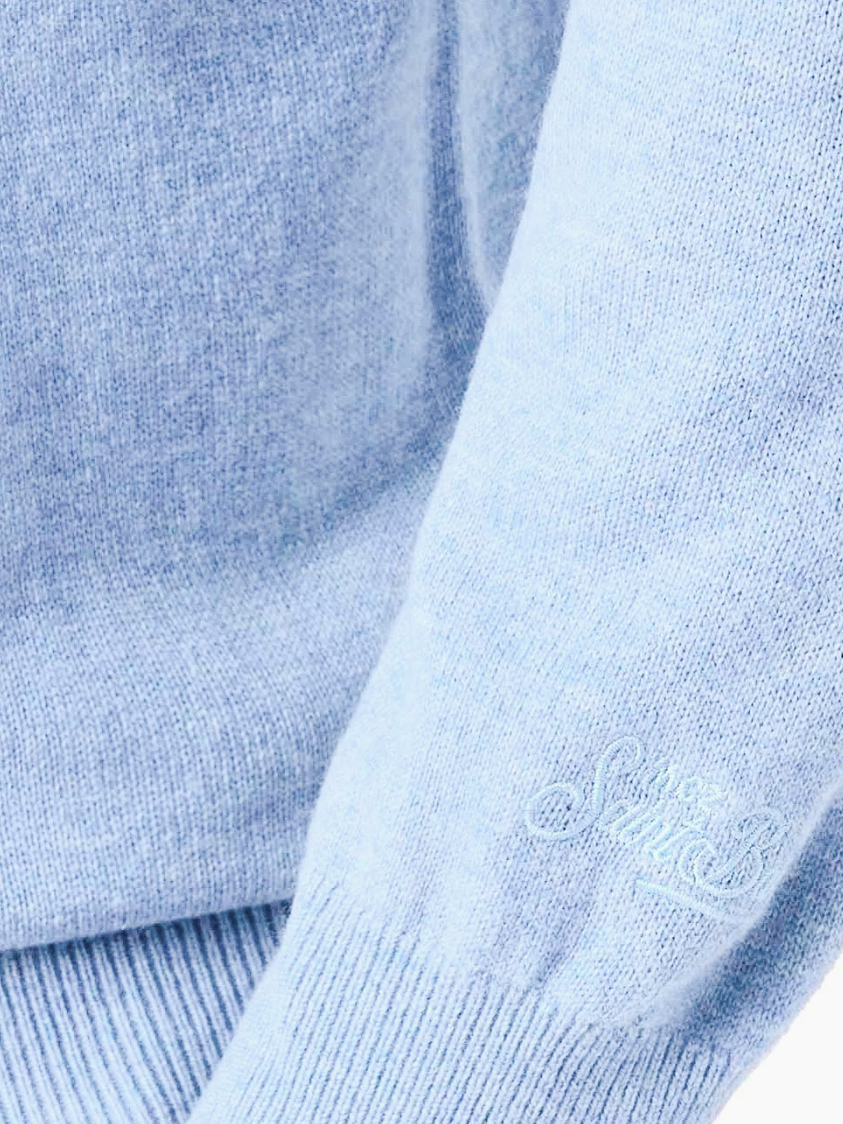 496